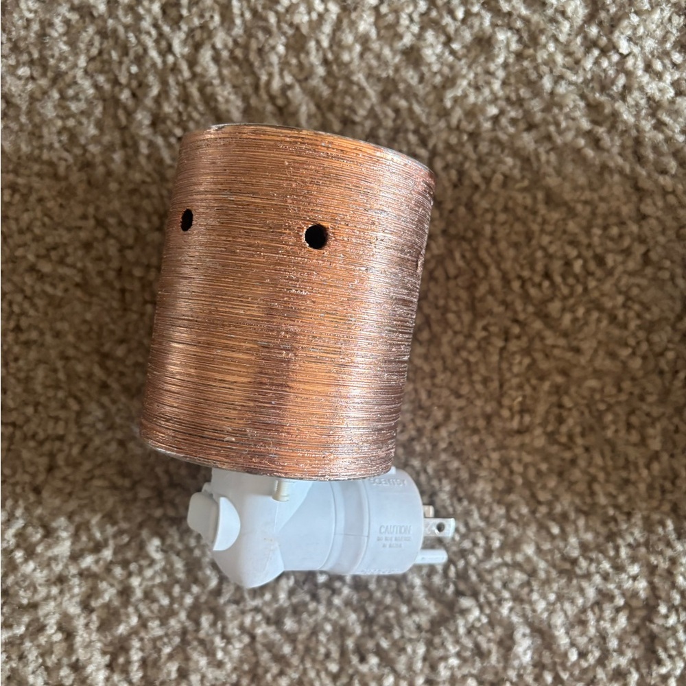 Scentsy Copper Rose Gold Metallic Plug-In Warmer